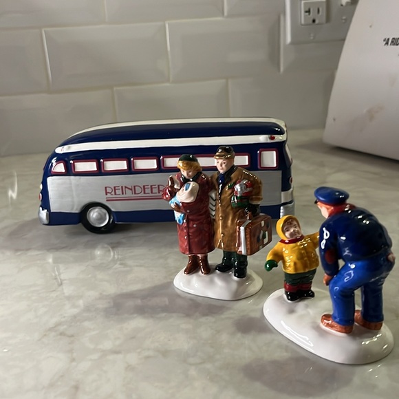 Dept 56 A Ride on the Reindeer Lines Set of 3 Figures Snow Village #54875 w/box - Picture 2 of 14